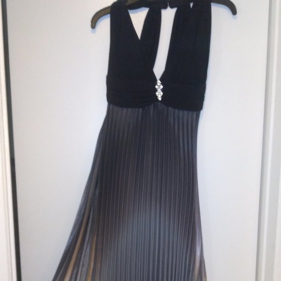 Laura Evening Gown, size 4 Women's - Picture 1 of 4